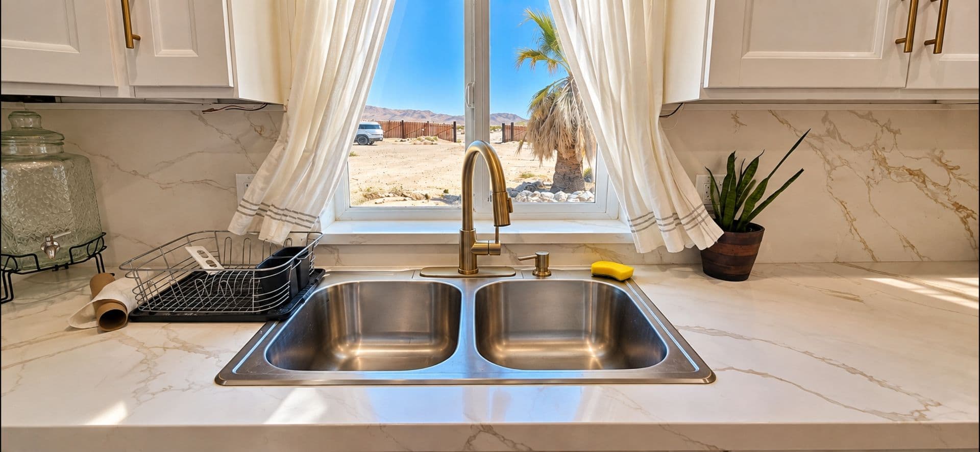 Twentynine Palms House: 2300 Bullion Mtn Rd.    (0528)