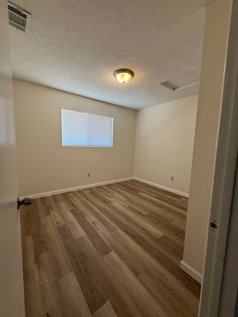 Twentynine Palms Apartment: 73615 Sun Valley