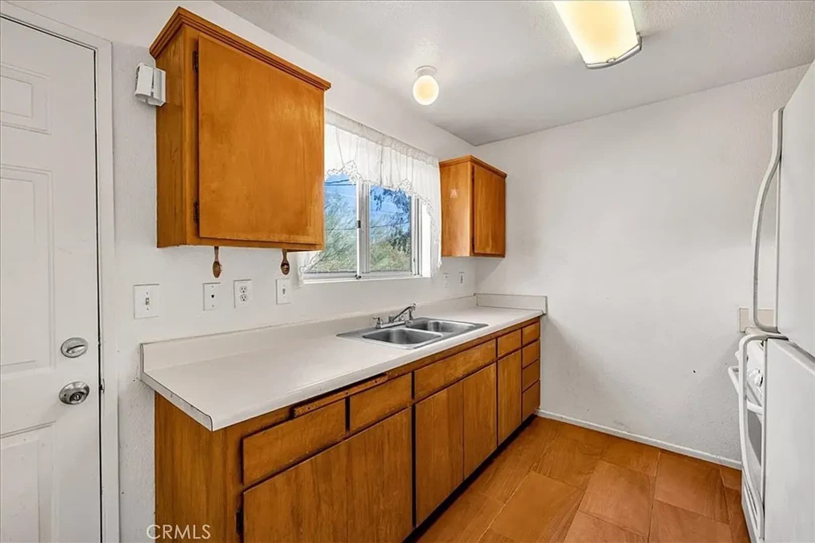 29 Palms House: 6211 Daisy Ave.