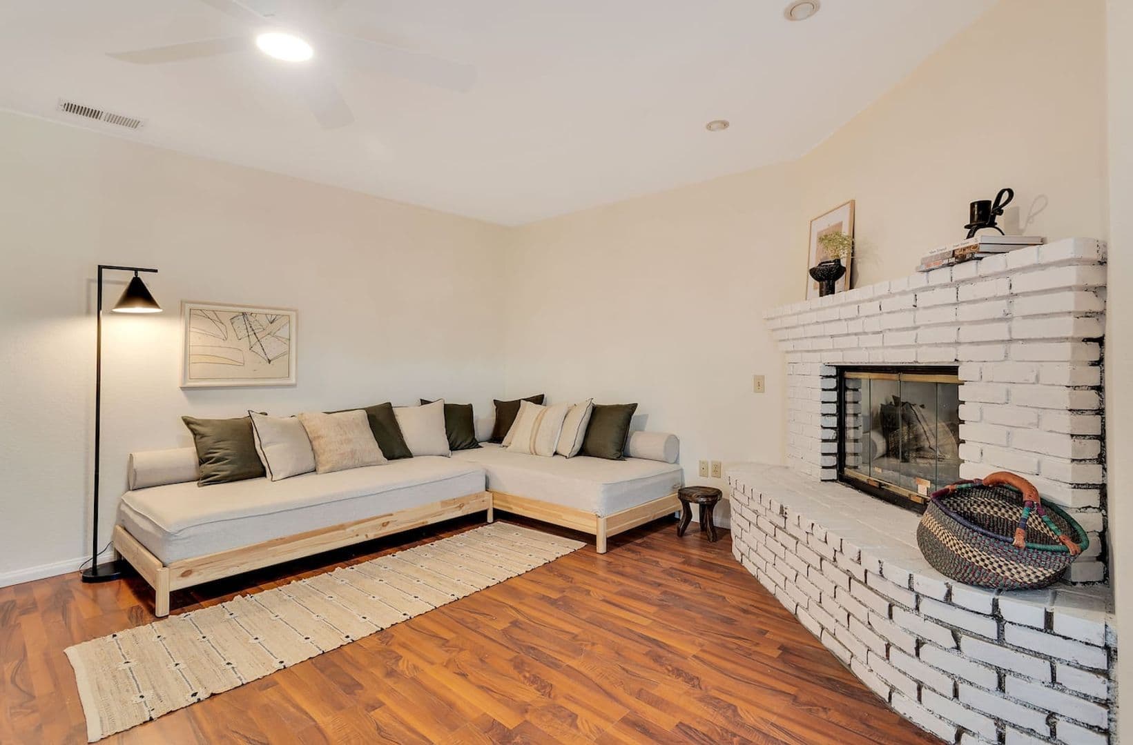 Twentynine Palms House: 75051 Saddlehorn Road