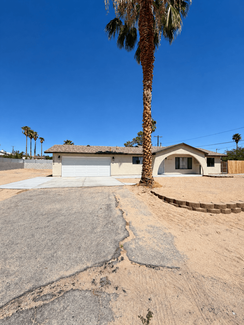 Twentynine Palms House: 71810 El Paseo Dr.