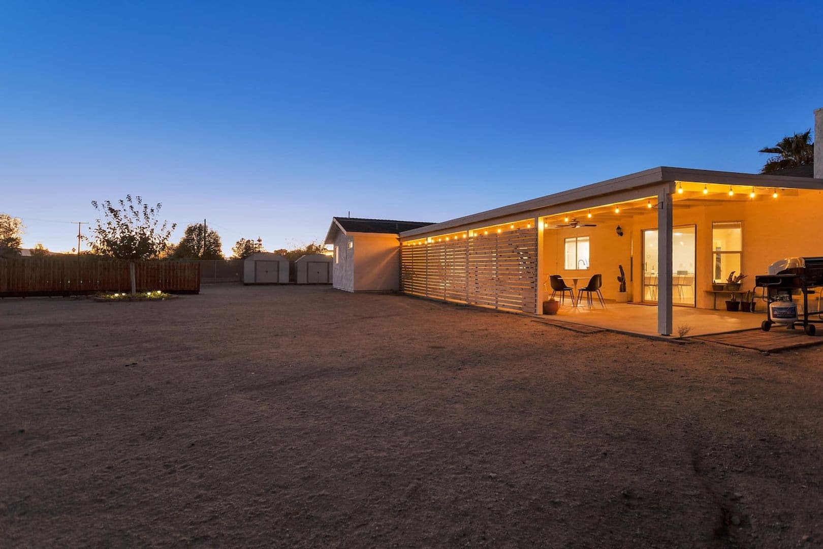 Twentynine Palms House: 75051 Saddlehorn Road