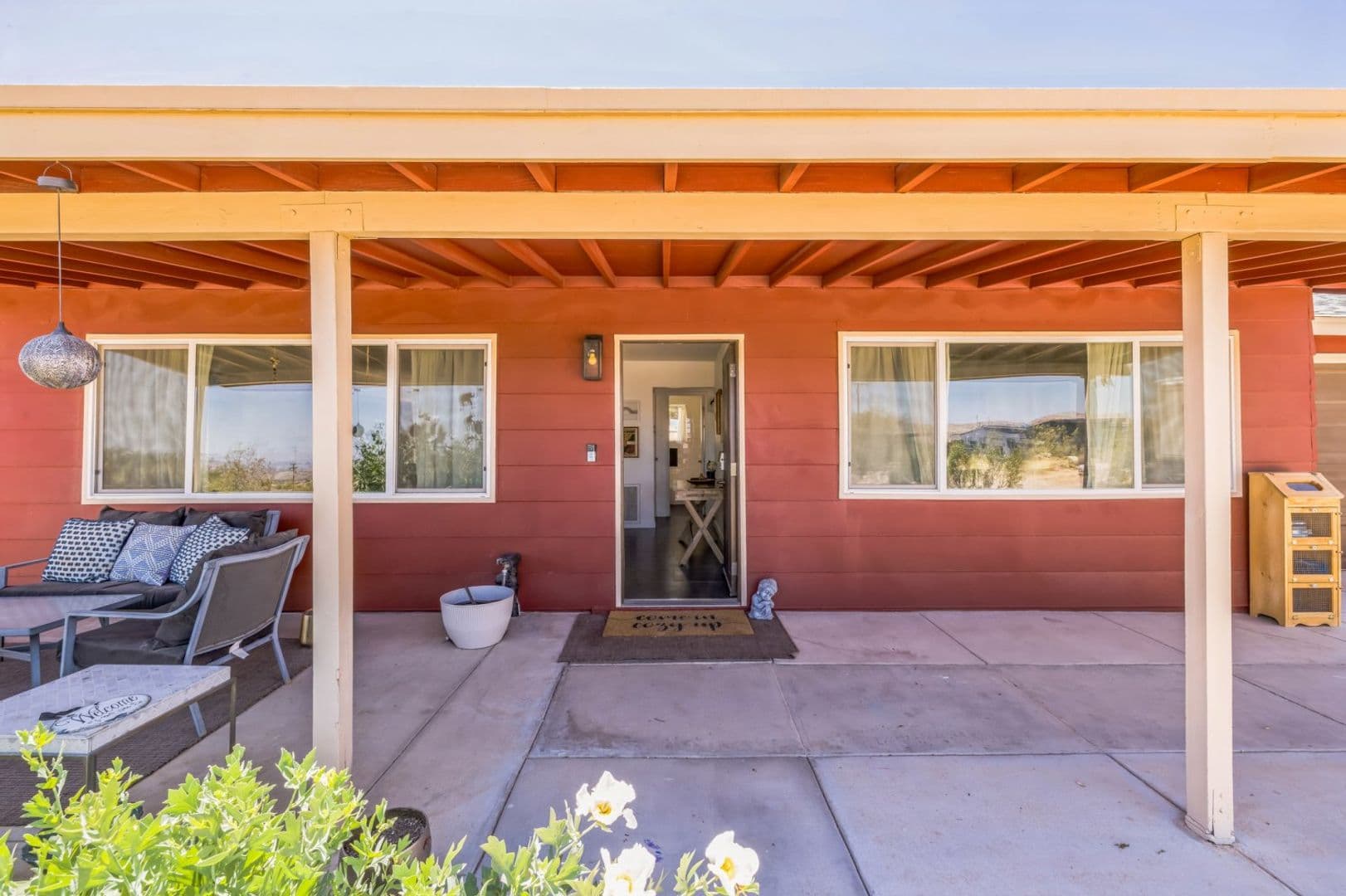 Joshua Tree House: 61381 Alta Mura Dr.