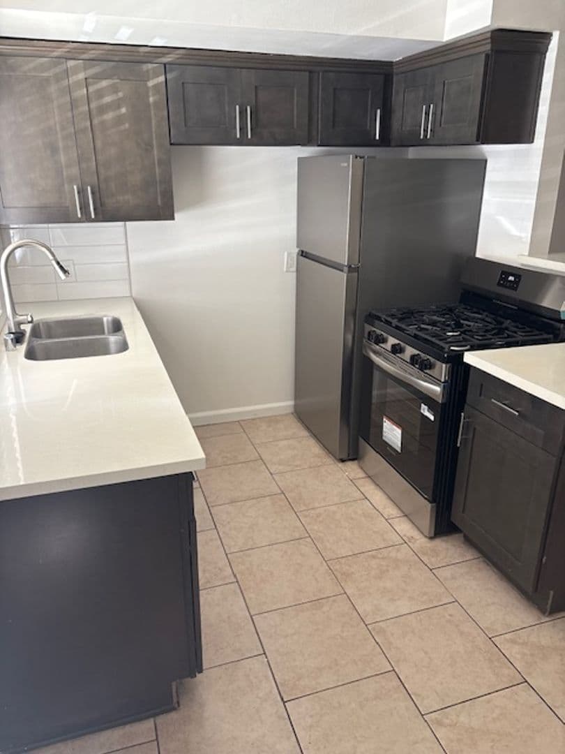 Los Angeles Apartment: 3701 Westwood Blvd