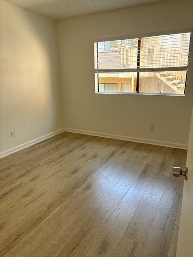 Los Angeles Apartment: 3701 Westwood Blvd