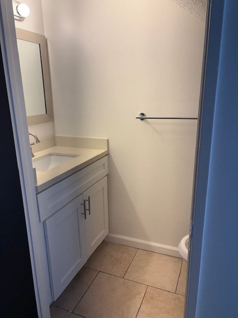 Los Angeles Apartment: 3701 Westwood Blvd