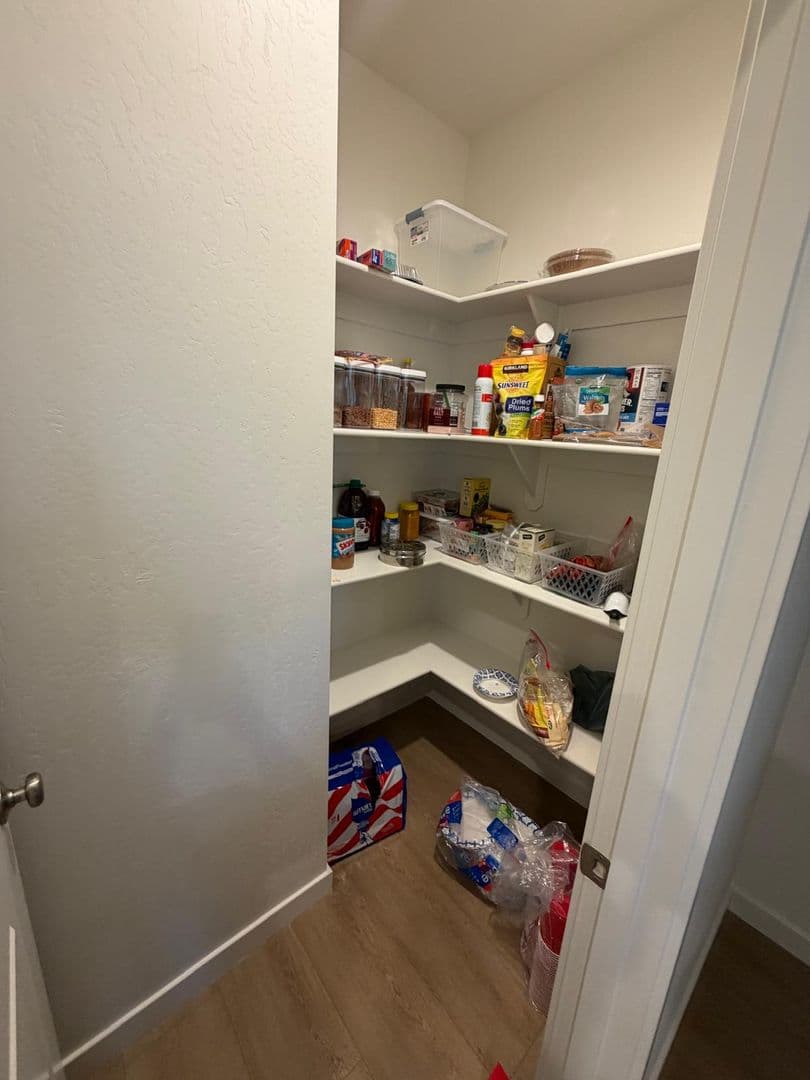 Bakersfield House: 507 Cobain Ct
