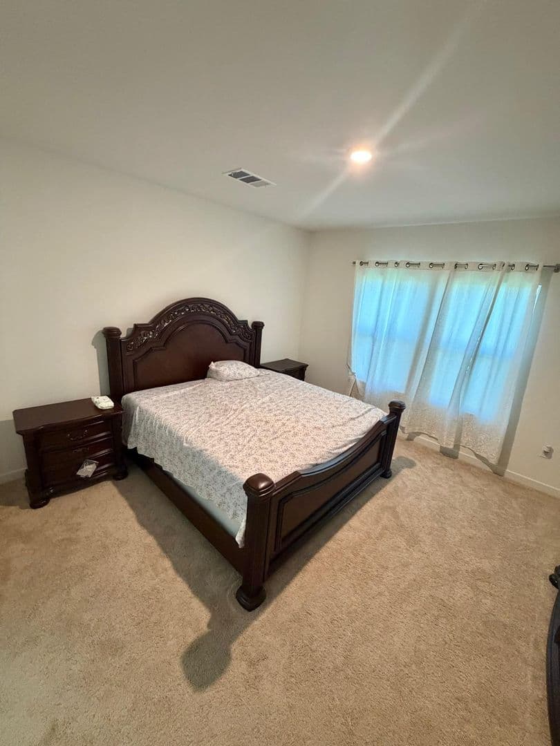 Bakersfield House: 507 Cobain Ct