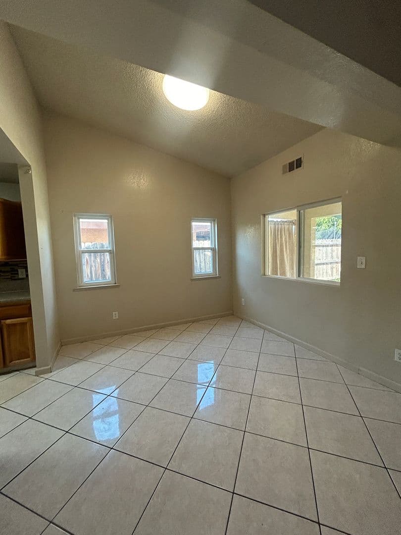 Delano House: 1311 5th Ave