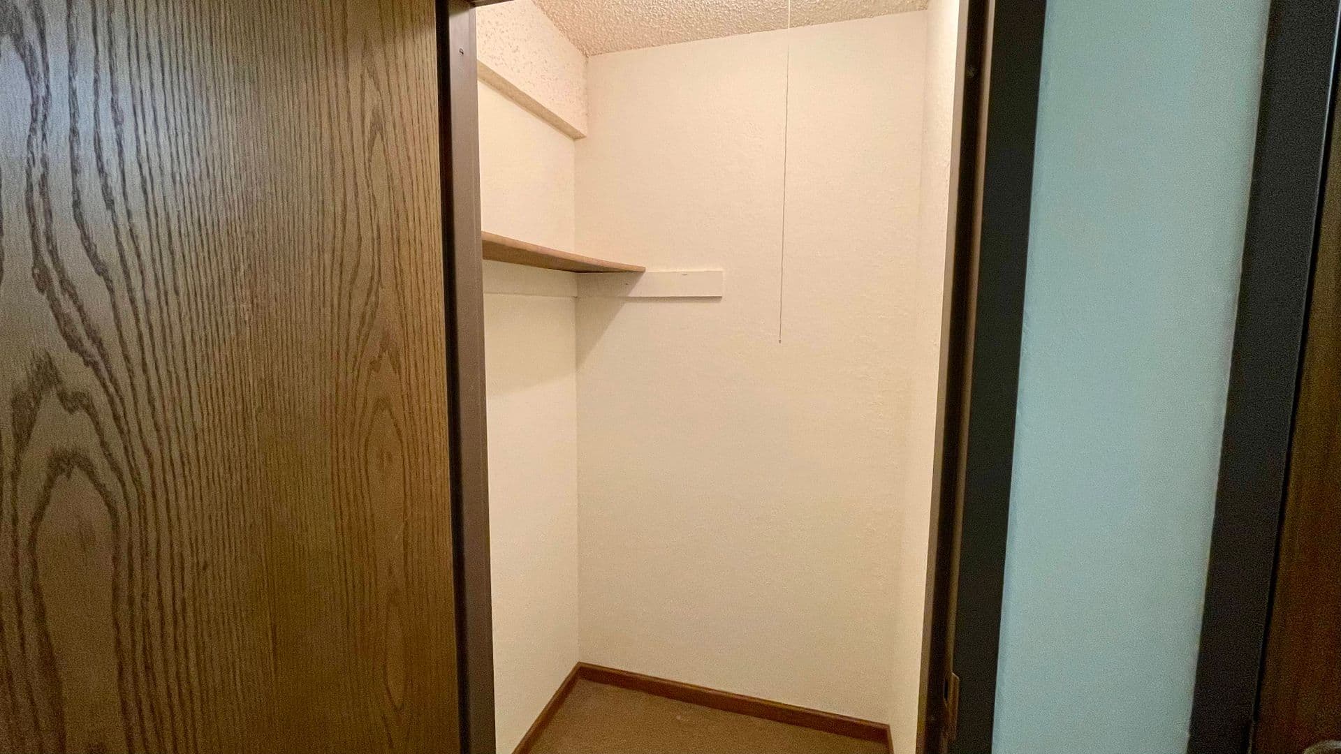Lincoln Apartment: 901 Roanoke Ct #26