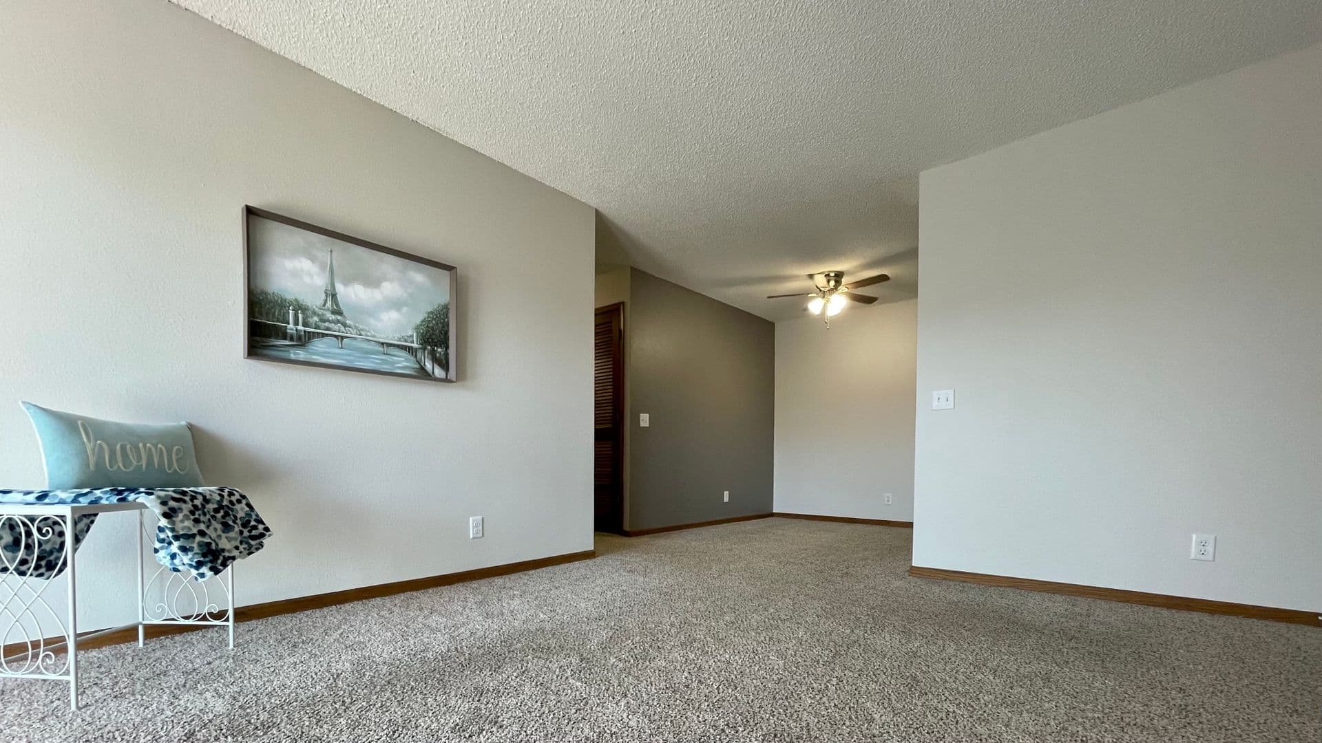Lincoln Apartment: 901 Roanoke Ct #26