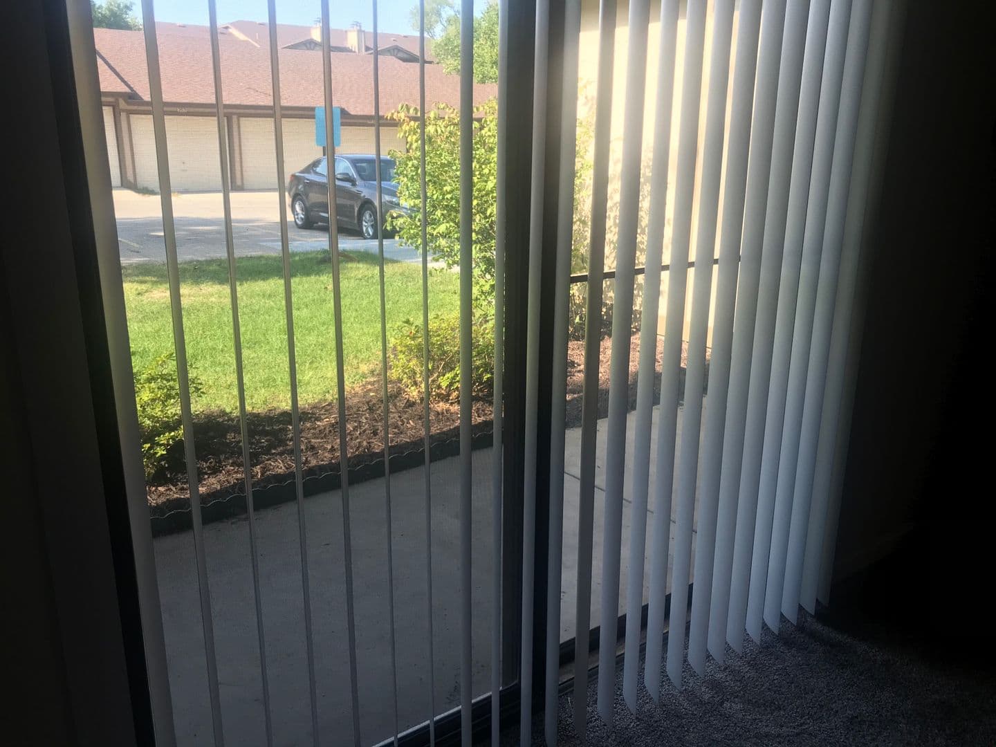 Lincoln Apartment: 901 Roanoke Ct #26
