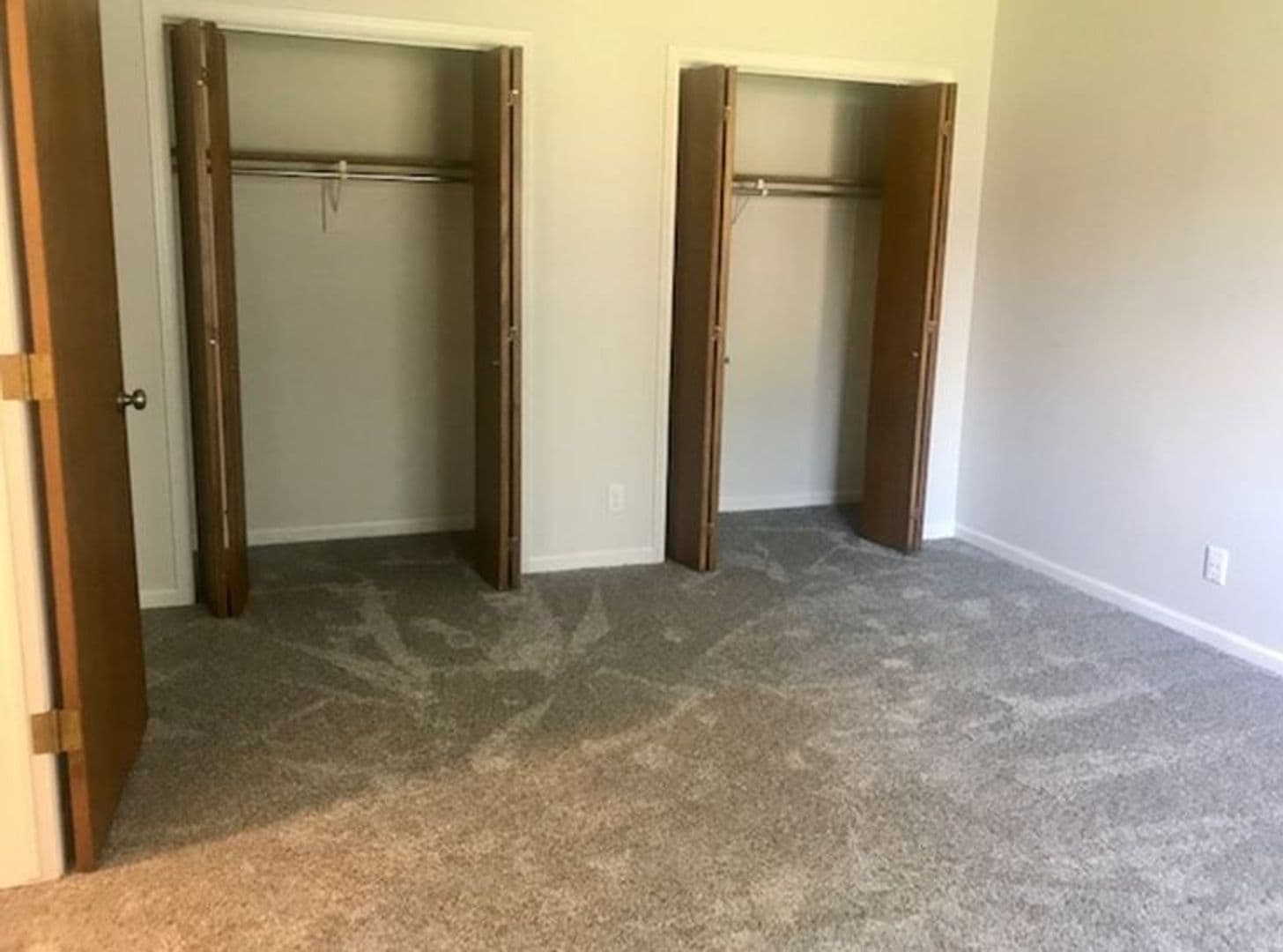 Lincoln Apartment: 901 Roanoke Ct #26