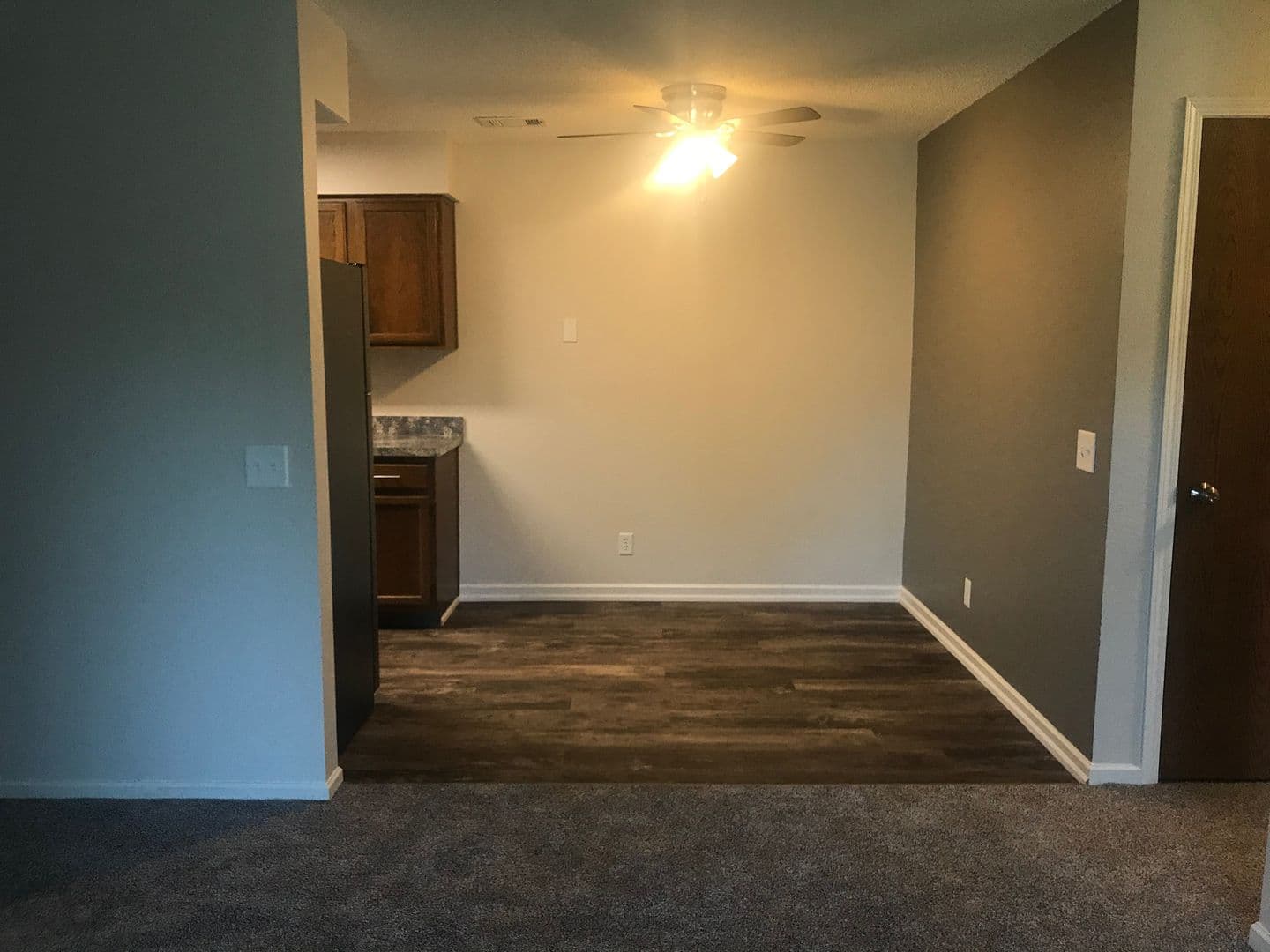 Lincoln Apartment: 901 Roanoke Ct #26