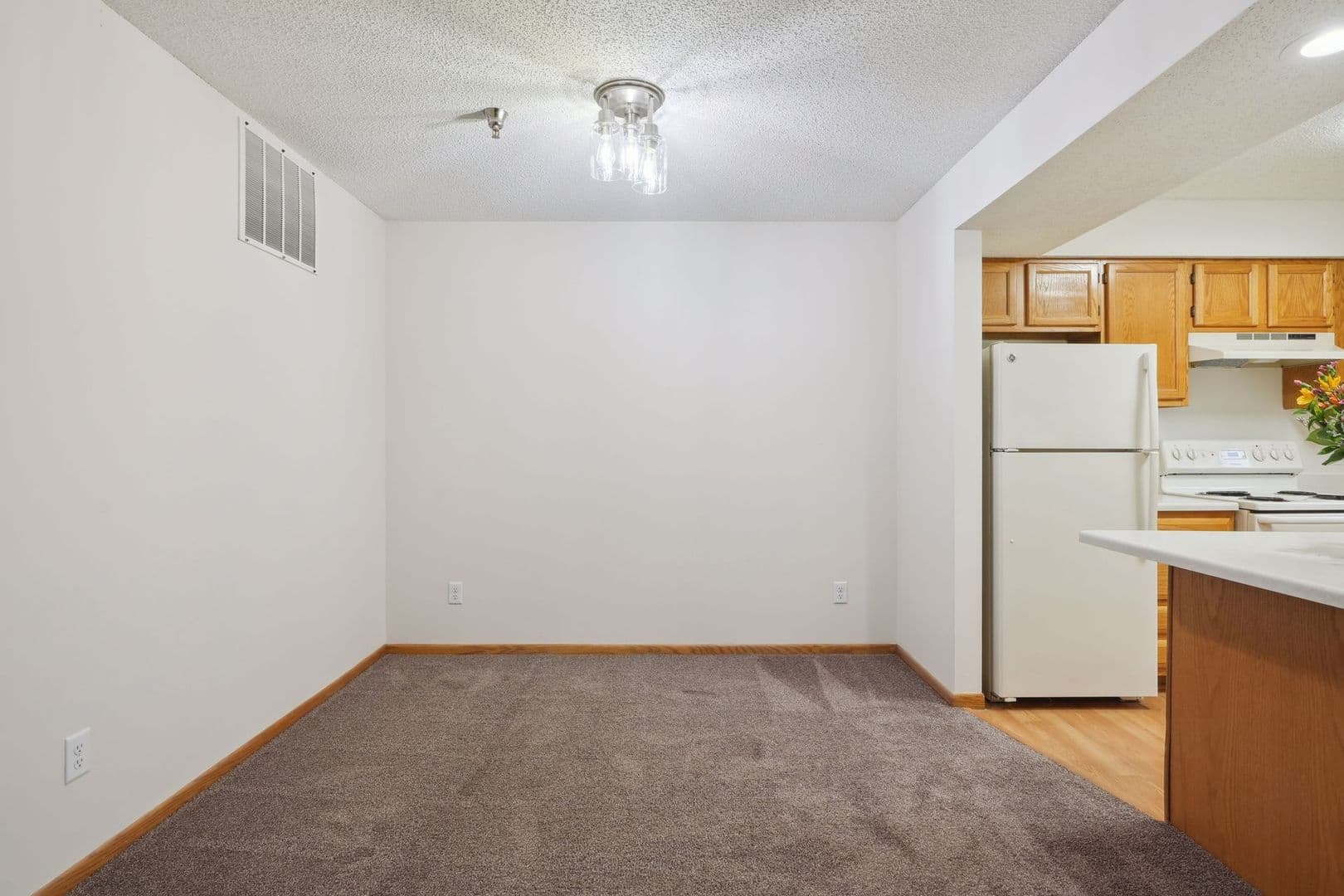 Coon Rapids Apartment: 10550-10590 Kumquat St