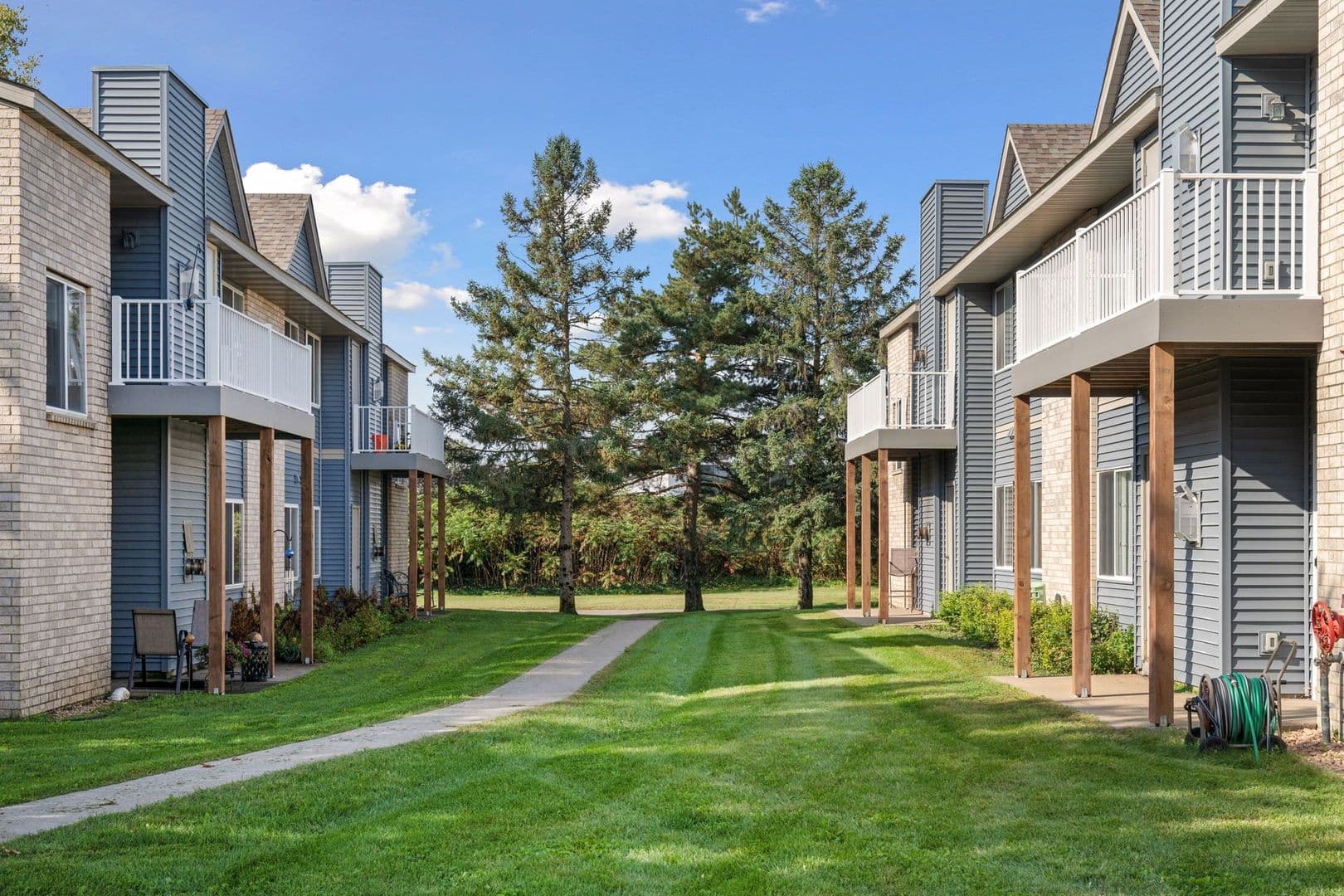 Coon Rapids Apartment: 10550-10590 Kumquat St