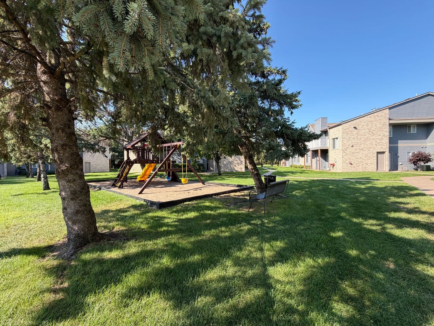 Coon Rapids Apartment: 10550-10590 Kumquat St