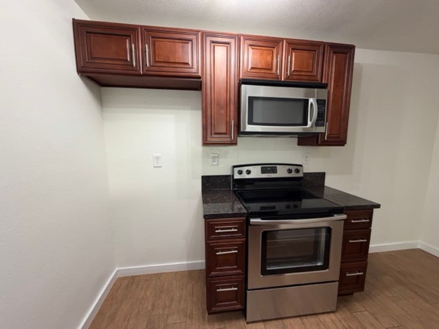 Orange Apartment: 1544 E Quincy Ave #A-03