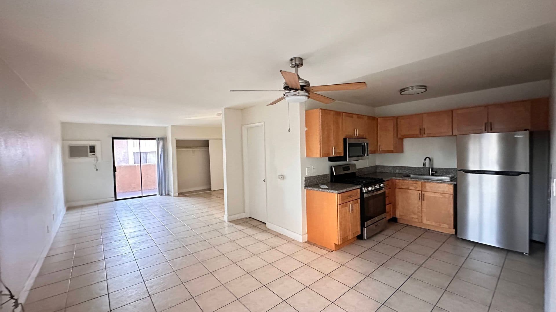 Santa Ana Apartment: 709 E. Chestnut Ave.
