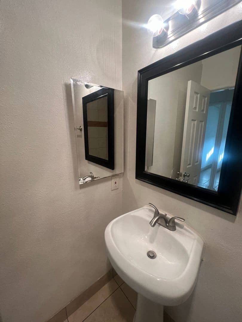 Santa Ana Apartment: 315 E. Washington Ave.