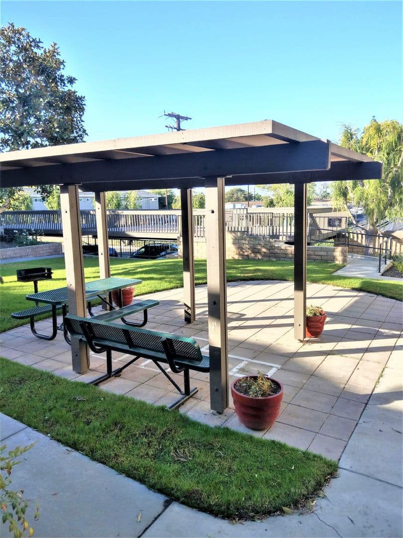 Buena Park Apartment: 7500 Crescent Avenue