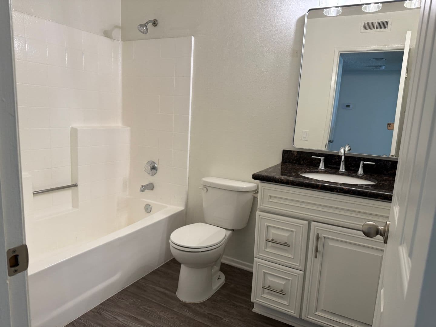 Anaheim Apartment: 700 S. Magnolia Ave.