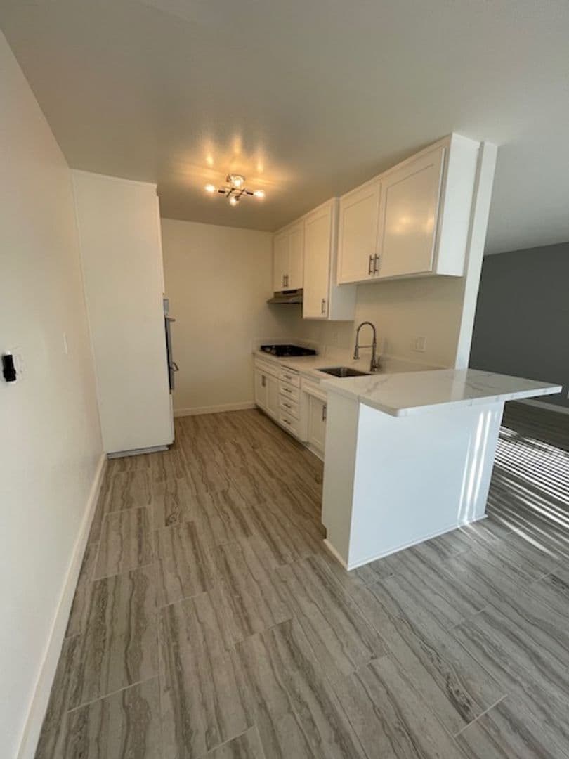 Lakewood Apartment: 2616 Green Meadow Rd.