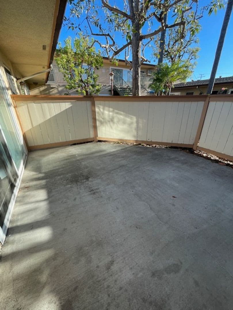 Lakewood Apartment: 2616 Green Meadow Rd.