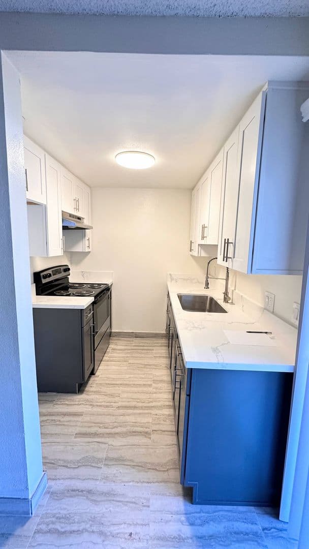 Santa Ana Apartment: 810 N. Minter St.
