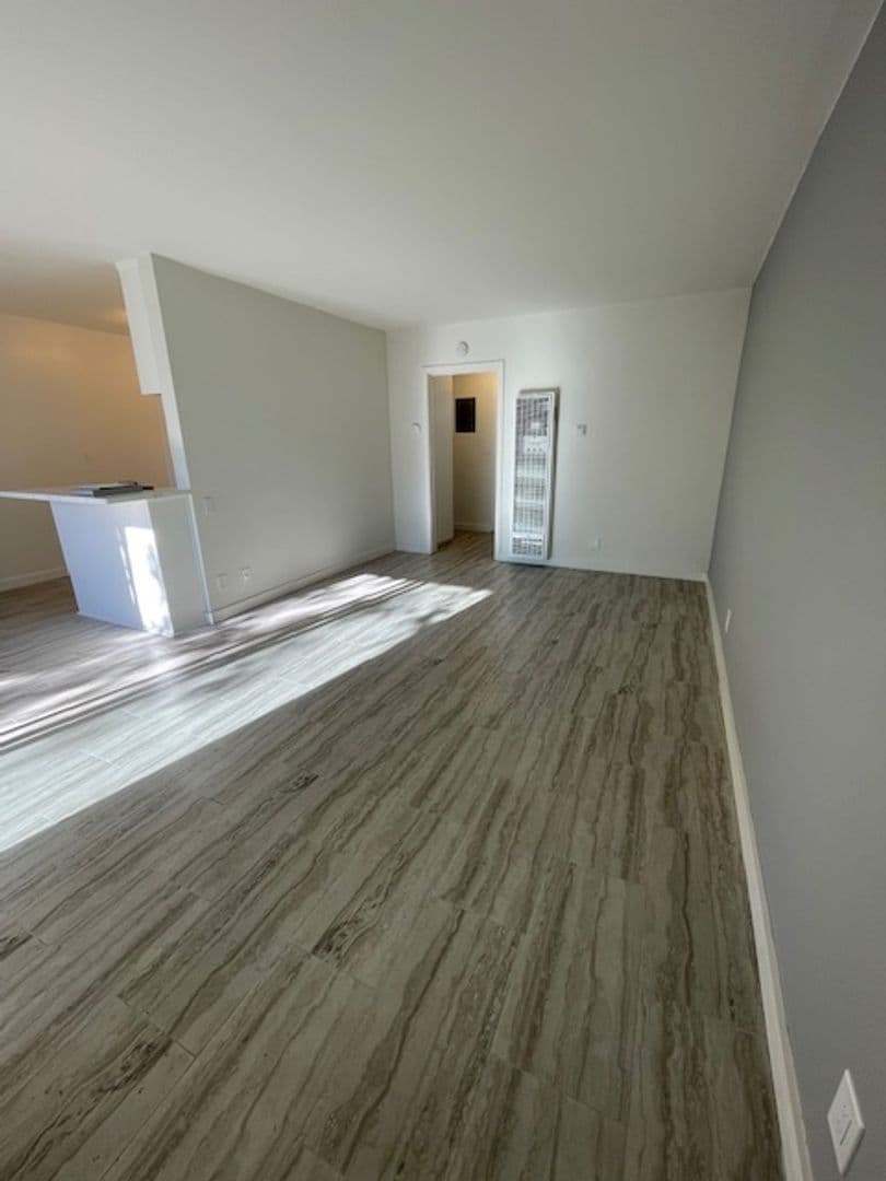 Lakewood Apartment: 2616 Green Meadow Rd.