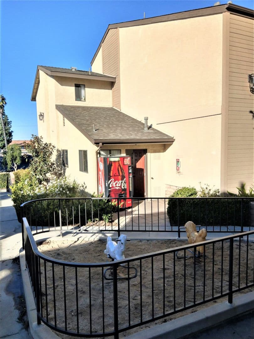 Buena Park Apartment: 7500 Crescent Avenue
