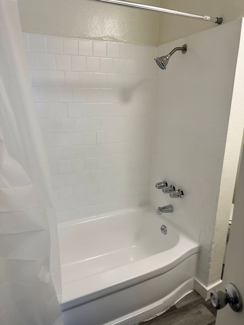 Anaheim Apartment: 1742 W. Lincoln Ave. Unit C1