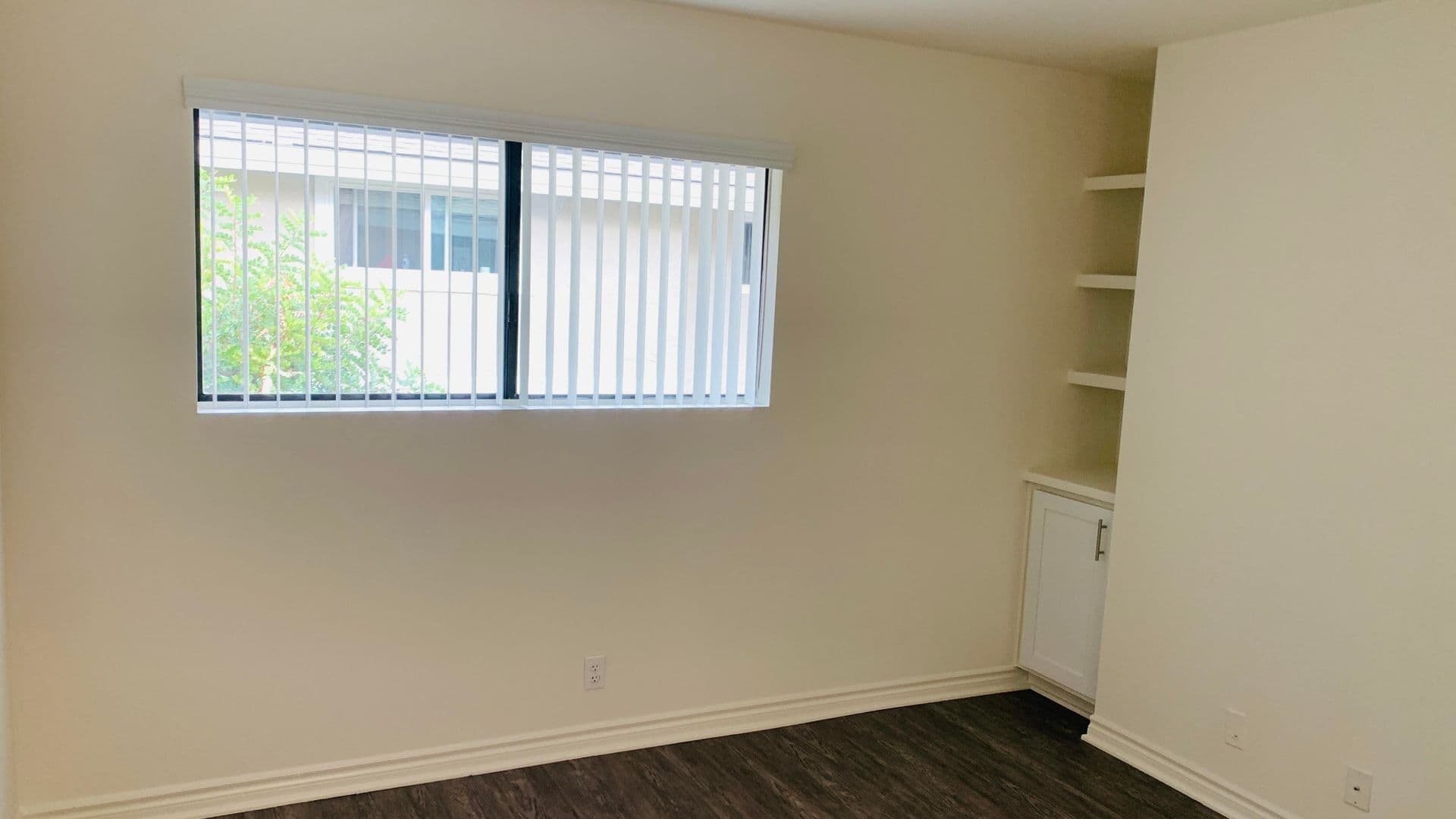 Lake Forest Apartment: 23051 Village Dr.