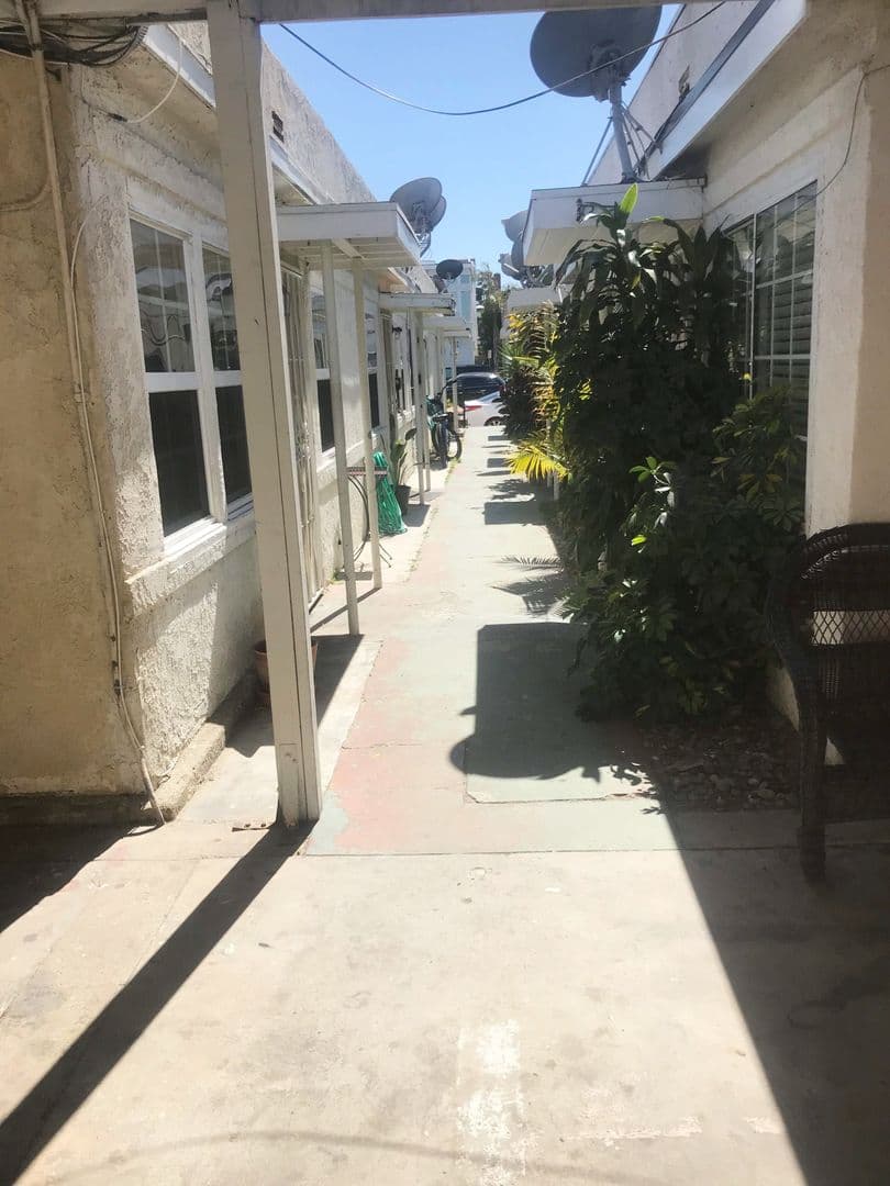 Newport Beach Apartment: 1124 W. Balboa Blvd.