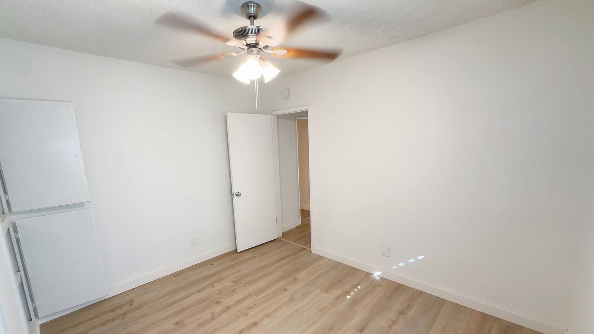 Garden Grove Apartment: 10332 Lampson Ave.