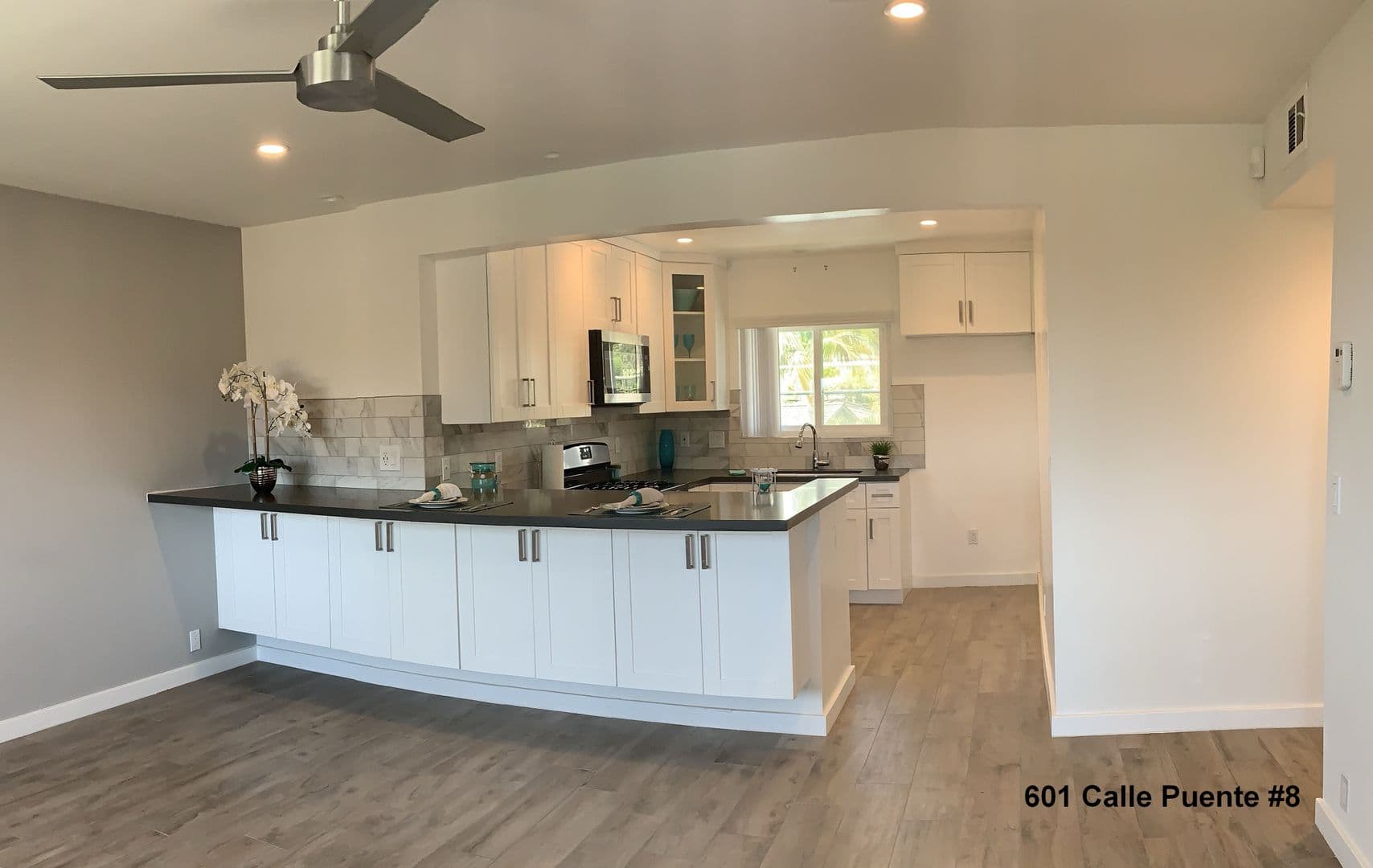 San Clemente Apartment: 601 Calle Puente