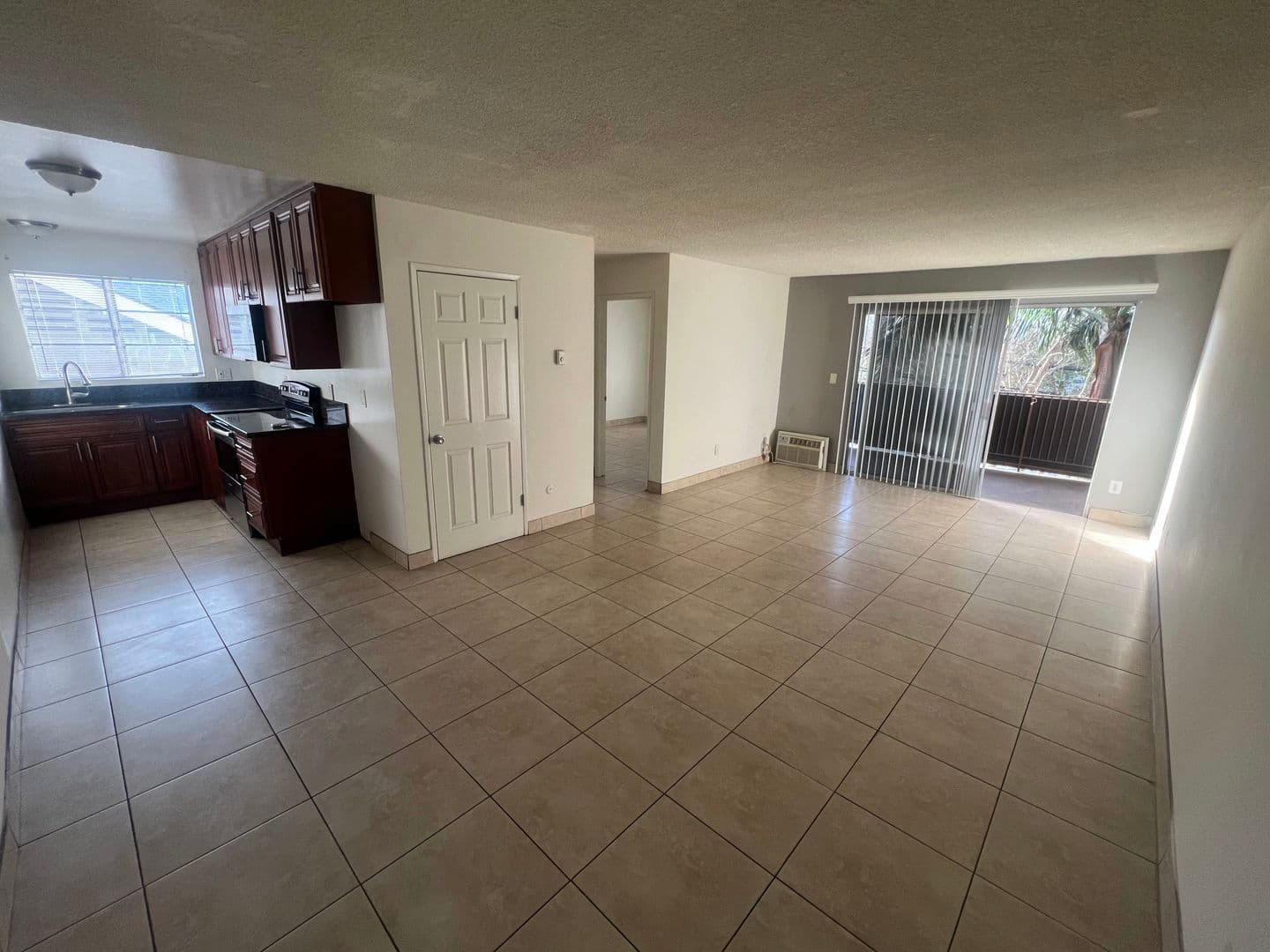 Santa Ana Apartment: 315 E. Washington Ave.