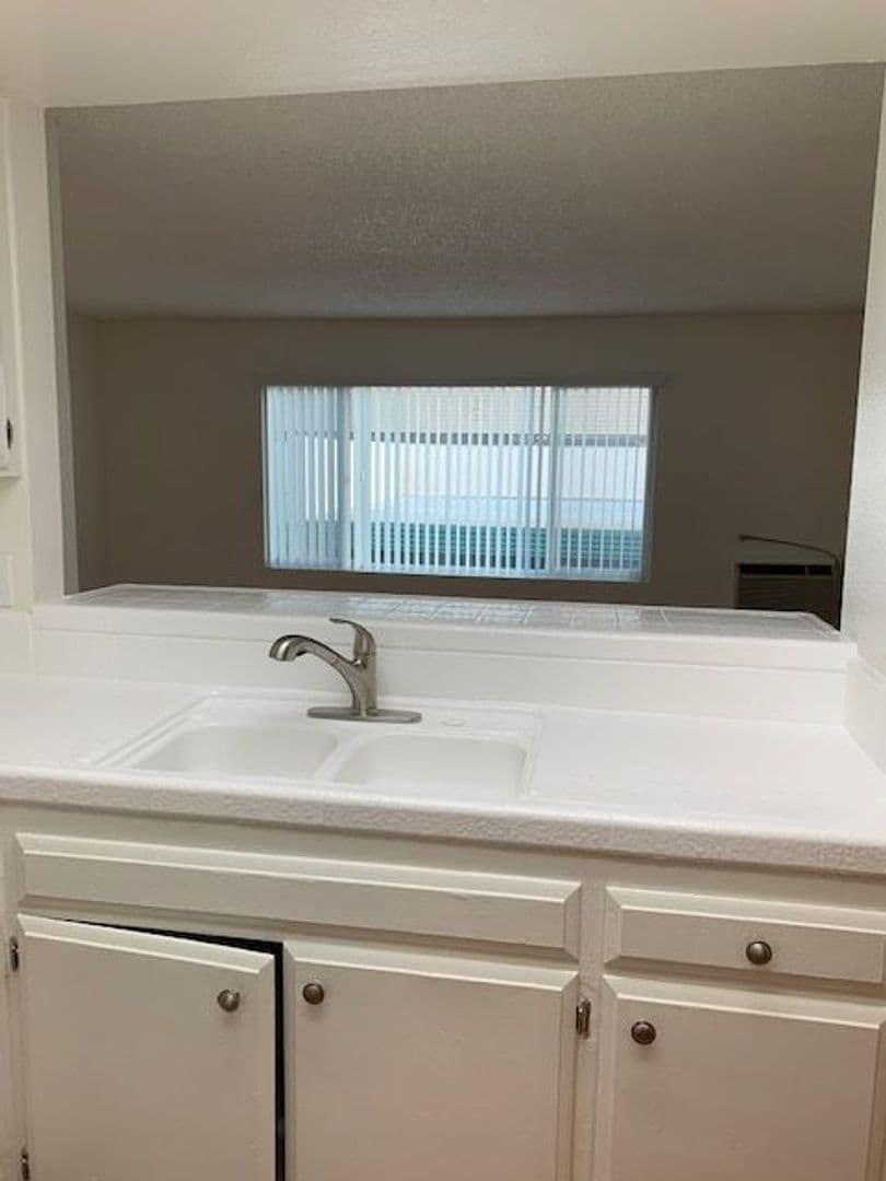 Santa Ana Apartment: 820 N. Spurgeon St.