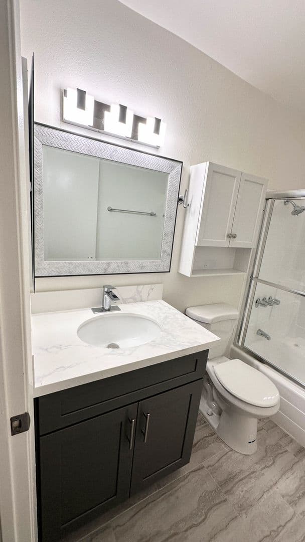 Santa Ana Apartment: 810 N. Minter St.