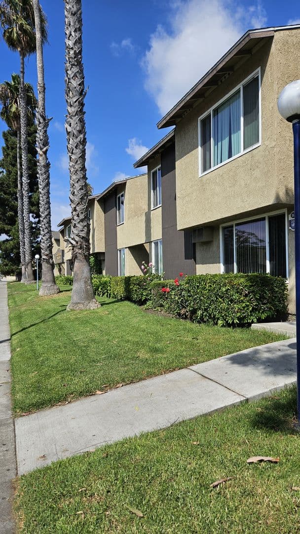Westminster Apartment: 14300 Chestnut St.