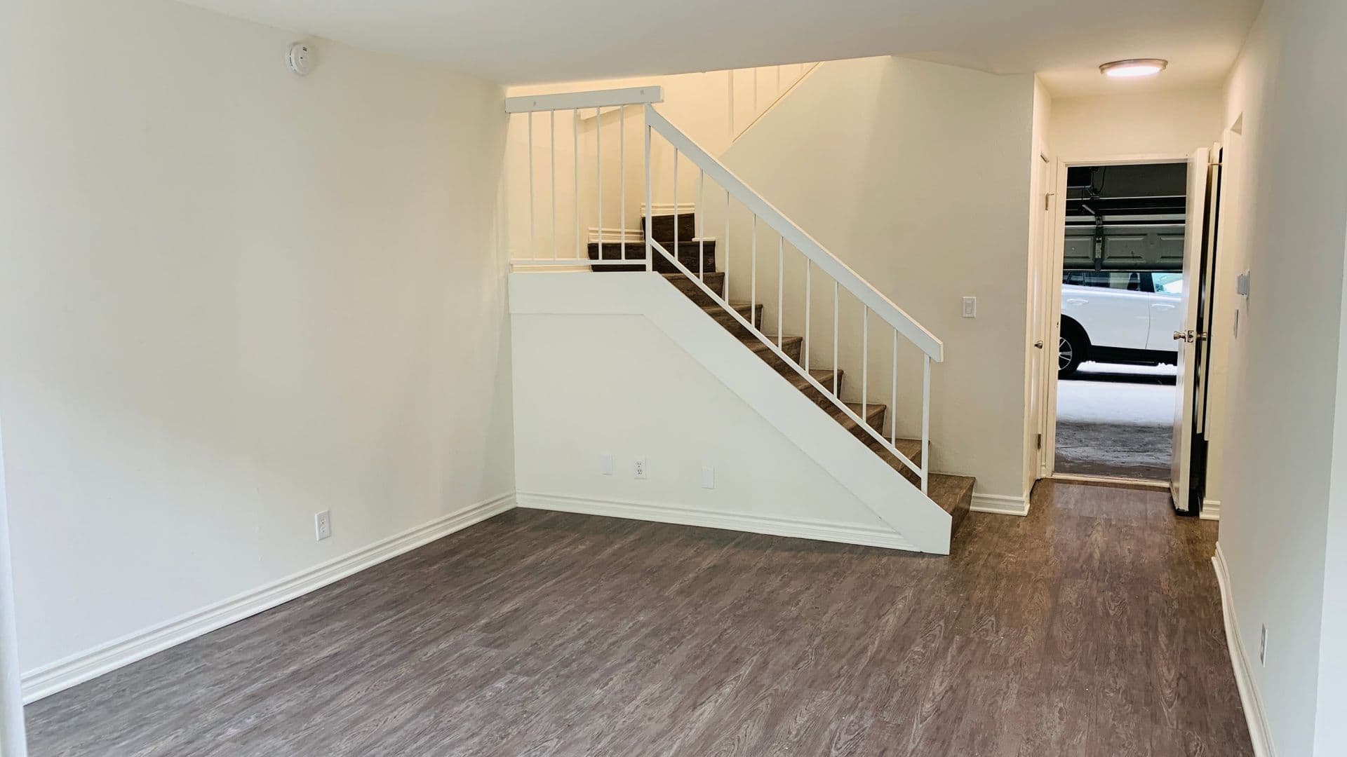 Lake Forest Apartment: 23051 Village Dr.
