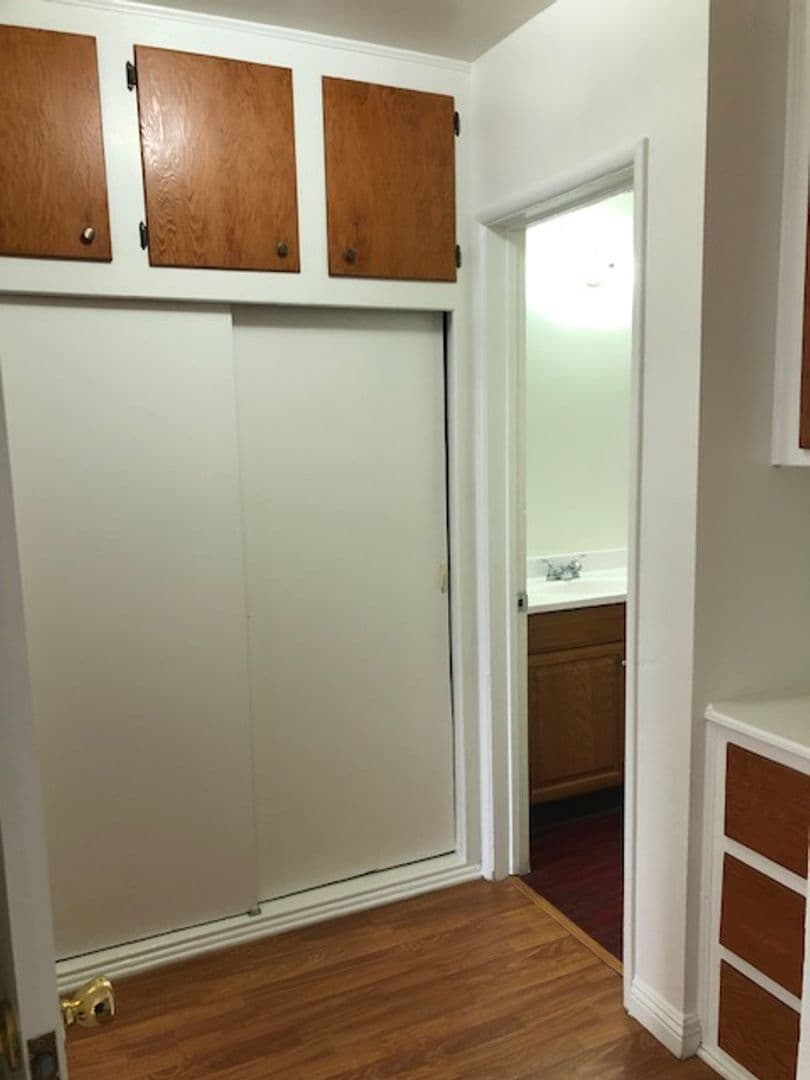 Long Beach Apartment: 2210 Locust Ave.