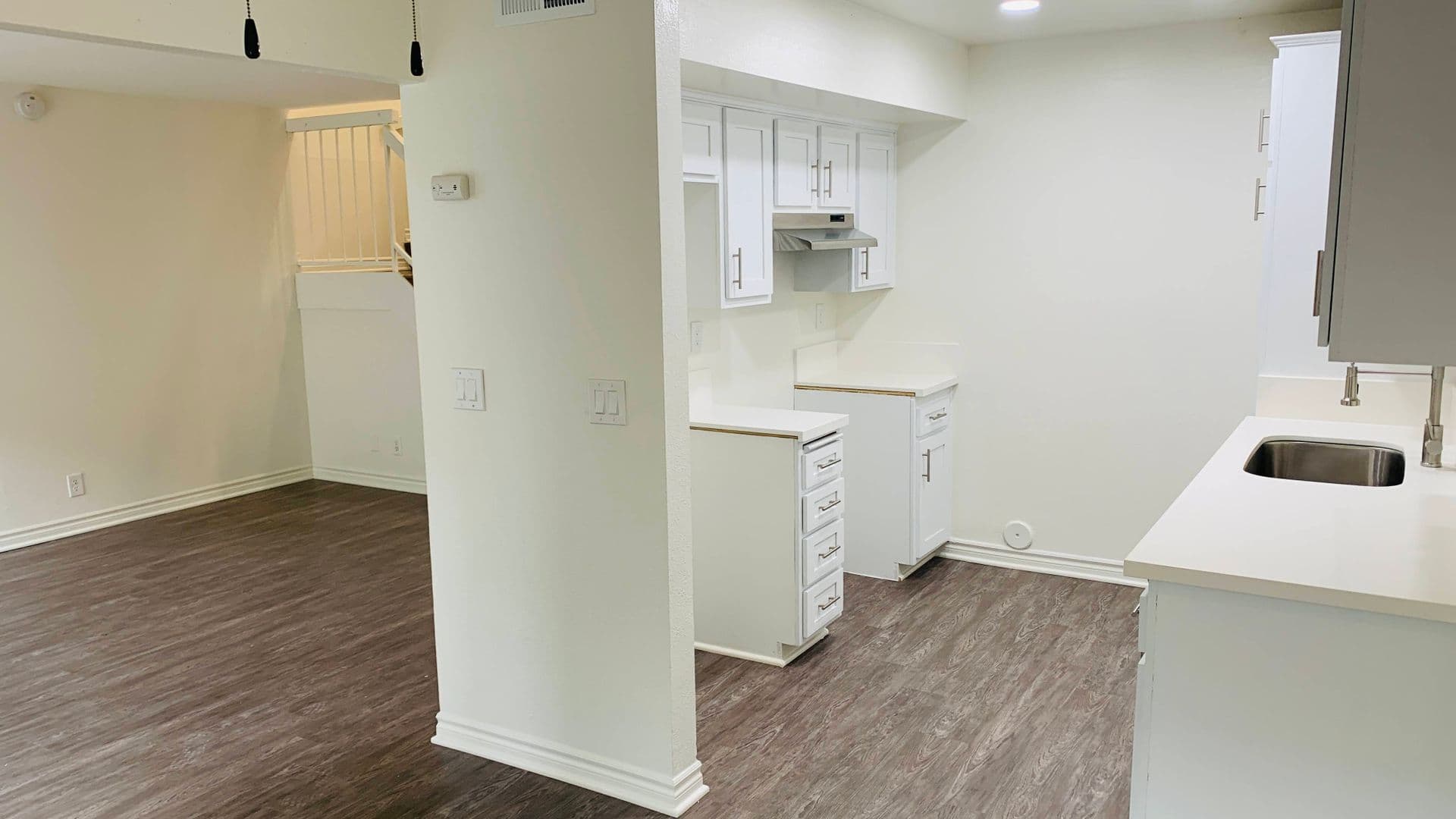 Lake Forest Apartment: 23051 Village Dr.