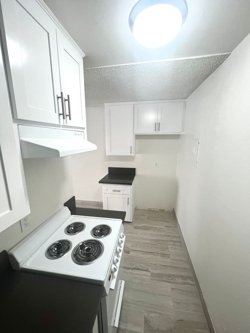 Santa Ana Apartment: 315 E. Washington Ave.