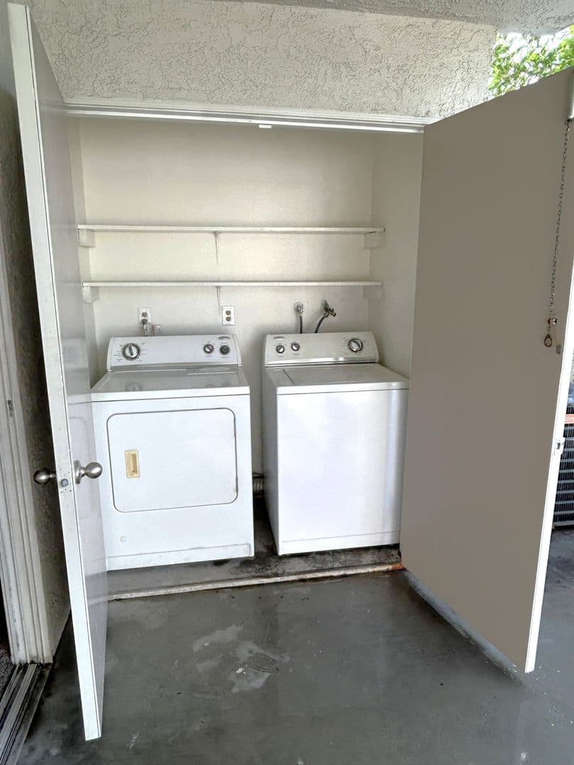 Anaheim Apartment: 700 S. Magnolia Ave.