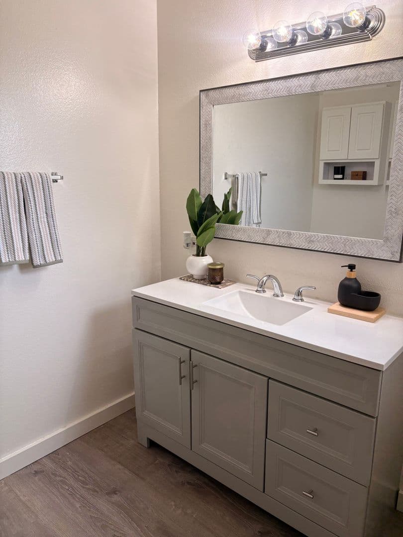 Westminster Apartment: 14300 Chestnut St.