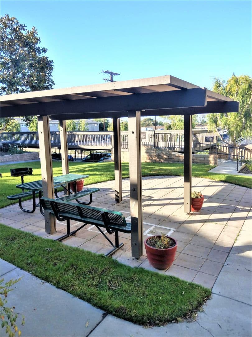 Buena Park Apartment: 7500 Crescent Avenue