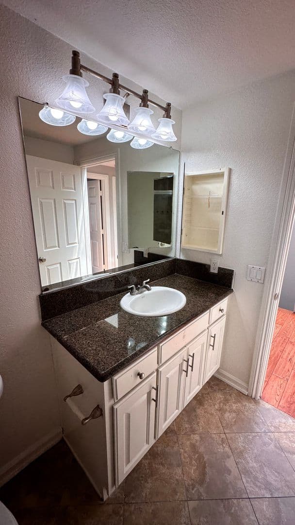 Garden Grove Apartment: 13871 Shady Lane