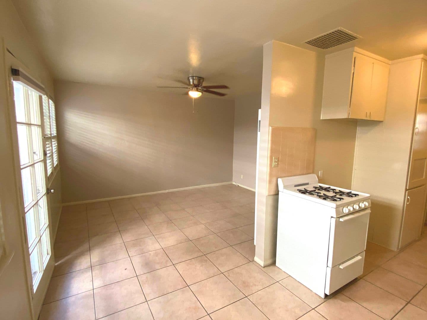 Newport Beach Apartment: 1124 W. Balboa Blvd.