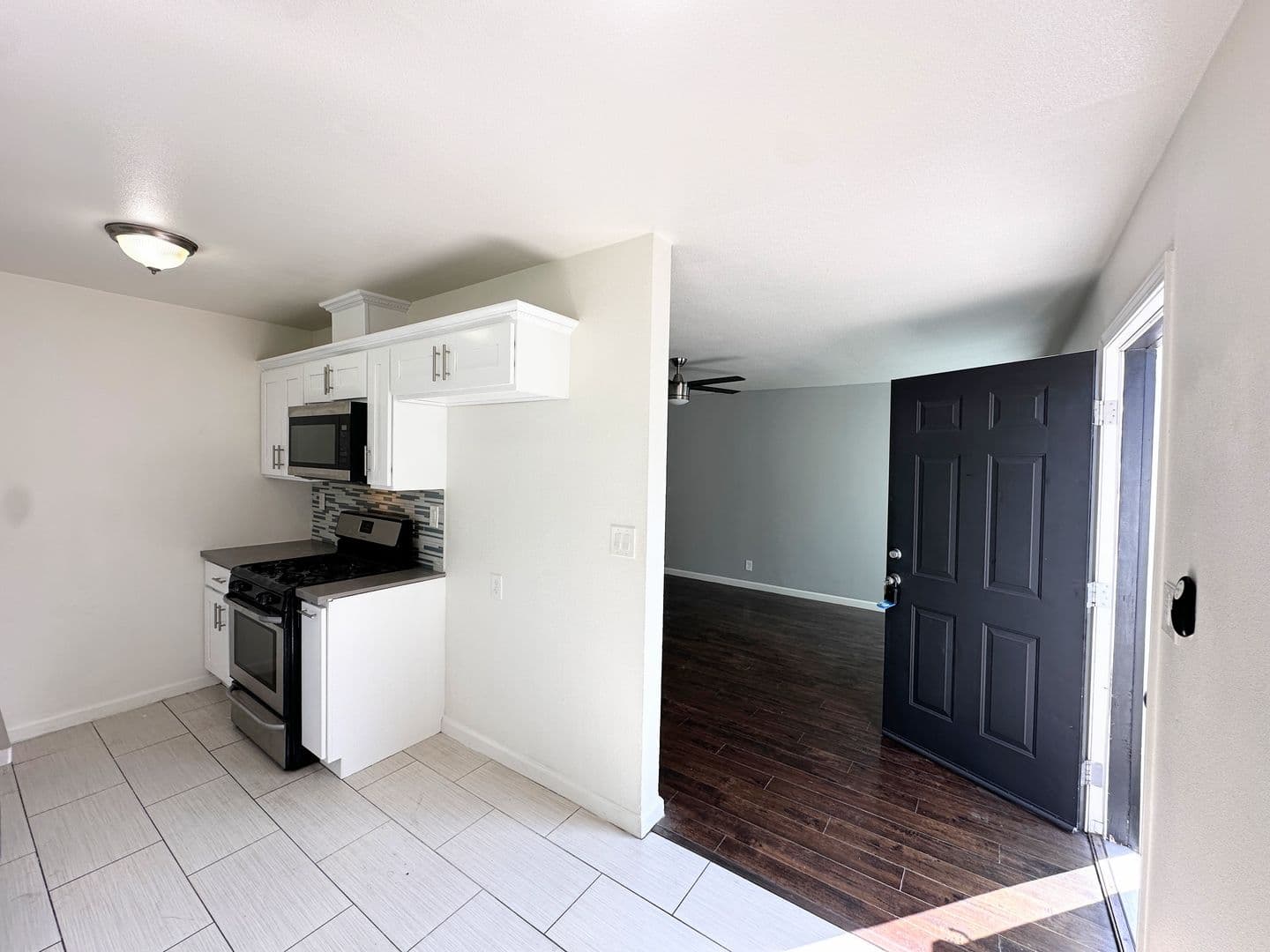 Santa Ana Apartment: 2201-2205 S. Kilson Dr.